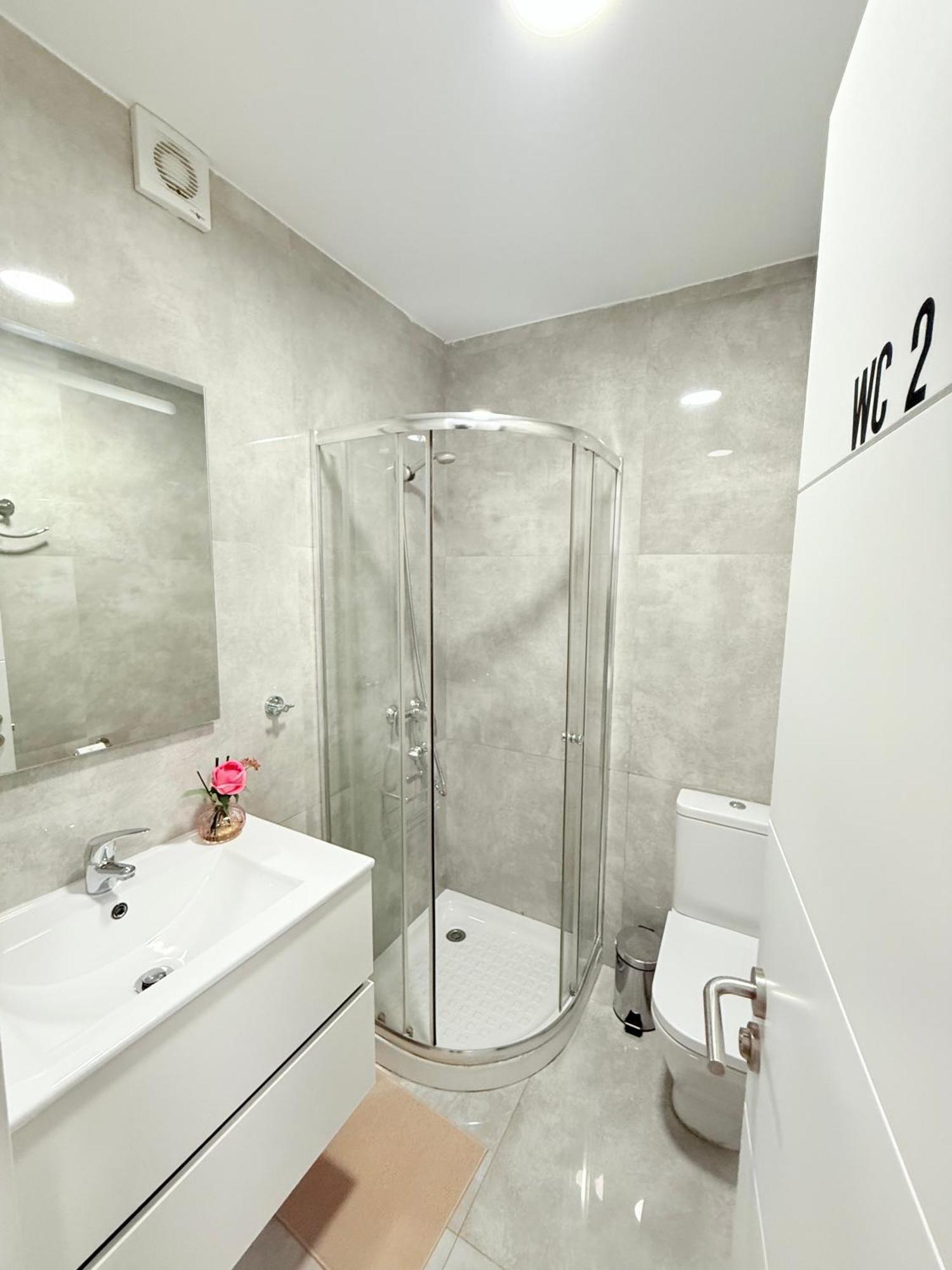 Rosa Rooms, Habitacion Con Bano Privado Pozuelo de Alarcón Екстериор снимка